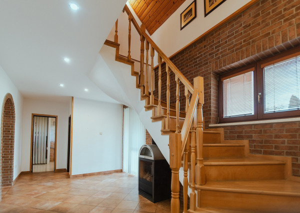 Na prenájom štýlový 4-izbový rodinný dom v Trenčíne