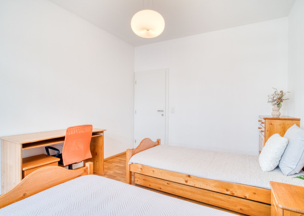 Na prenájom neštandardný 3-izbový byt Bratislava-Líščie Nivy