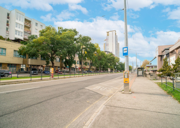 Na prenájom neštandardný 3-izbový byt Bratislava-Líščie Nivy