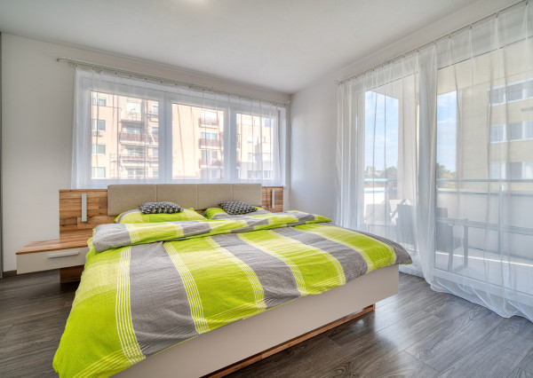 Na predaj moderný 3-izbový byt vo výbornej lokalite Serede