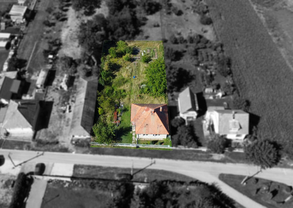 Na predaj rodinný dom vhodný na rekonštrukciu v Lúčnici nad Žitavou