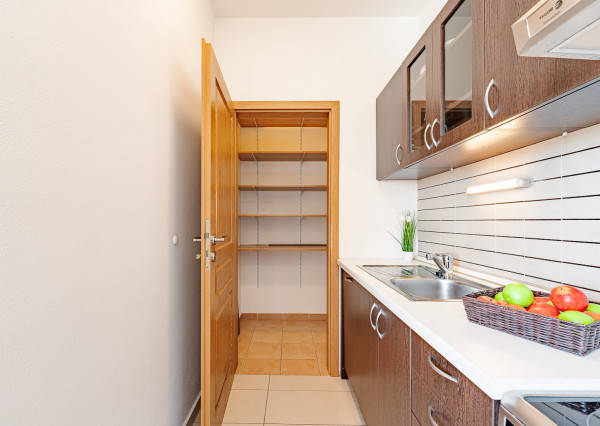 Na prenájom 2-izbový byt v centre Šamorína