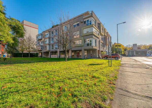 Na prenájom 2-izbový byt v centre Šamorína