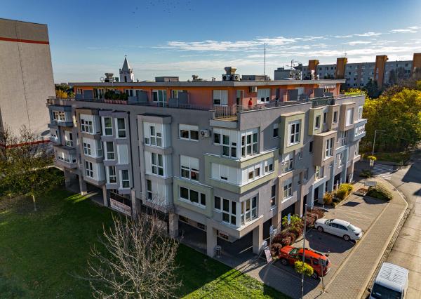 Na prenájom 2-izbový byt v centre Šamorína