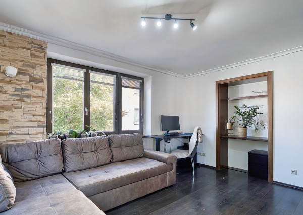 Na predaj priestranný 2-izbový byt v Novom Meste nad Váhom