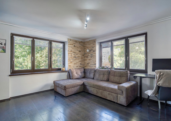 Na predaj priestranný 2-izbový byt v Novom Meste nad Váhom