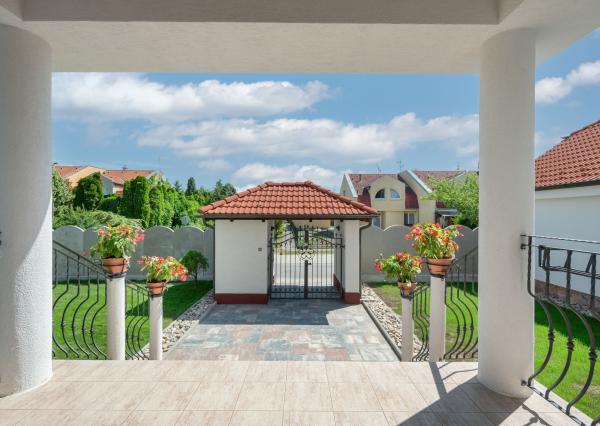 Na predaj 6-izbové rodinné sídlo v Šamoríne