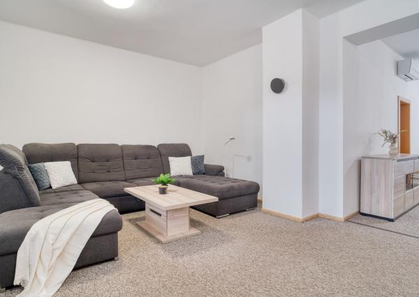 Na predaj 5-izbový rodinný dom – Bratislava, Vrakuňa