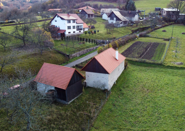 Na predaj autentická chalúpka 15km od Banskej Štiavnice