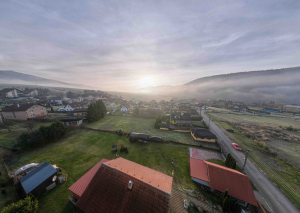 Na predaj veľkorysý pozemok pre rodinný dom v obci Heľpa