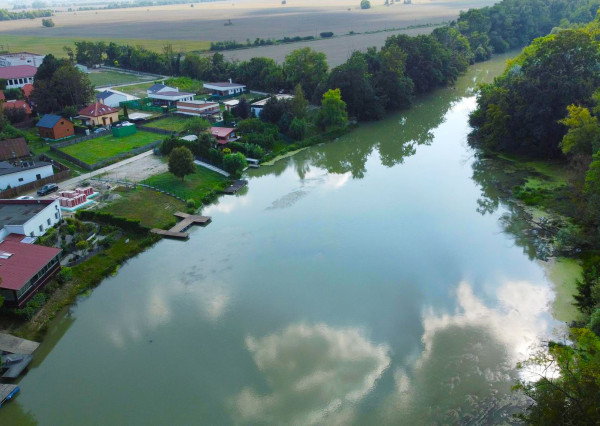 Na predaj štýlový penzión s priamym prístupom k vode v obci Blahová