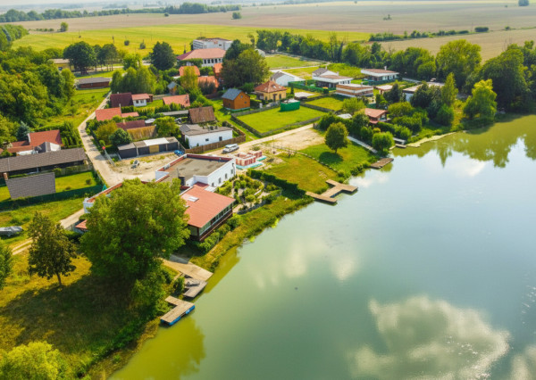 Na predaj štýlový penzión s priamym prístupom k vode v obci Blahová