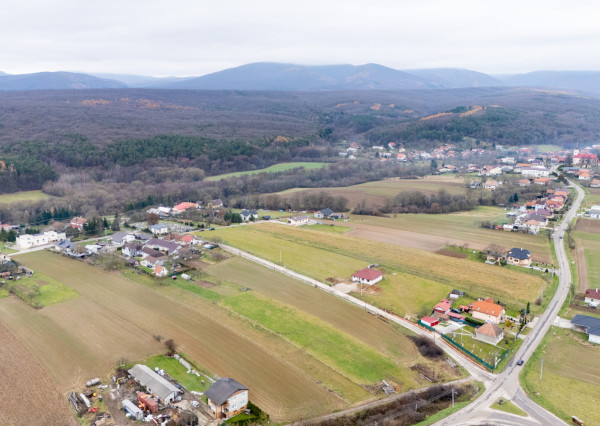 Na predaj pozemok v Pochabanoch