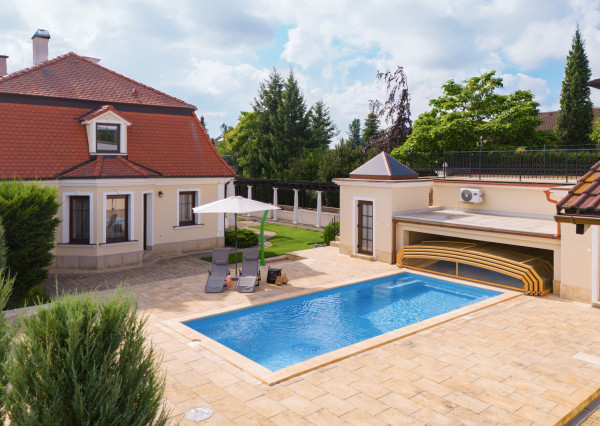 Na predaj nadštandardný rodinný dom s bazénom, Soblahov