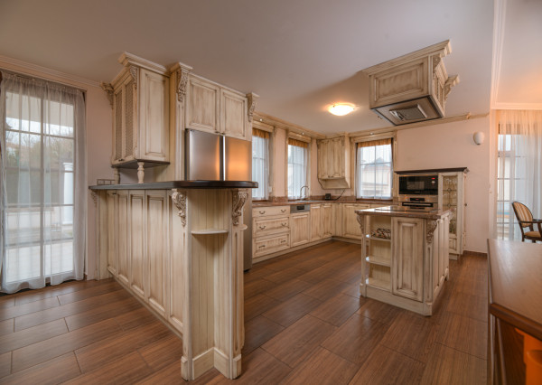 Na predaj nadštandardný rodinný dom s bazénom, Soblahov