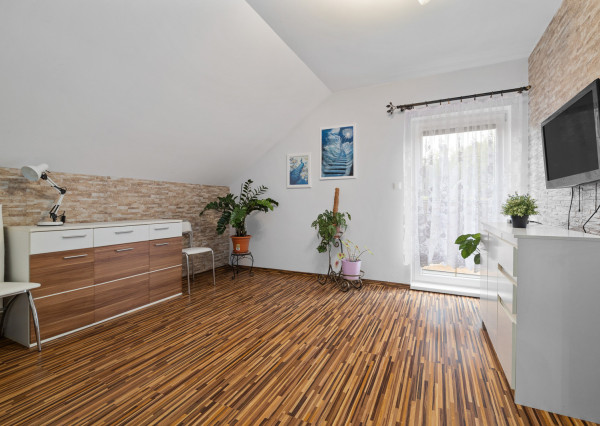 Na predaj rozprávkový dom s krásnou záhradou v Hviezdoslavove