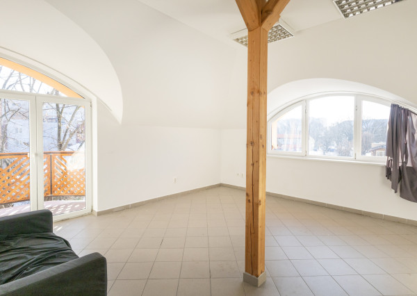 Na prenájom kancelársky priestor v centre Šamorína
