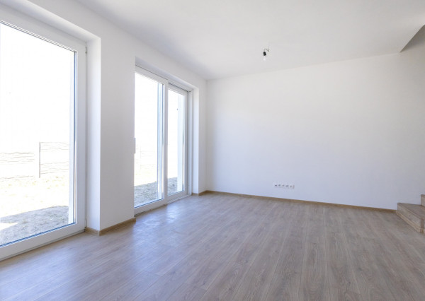 Predaj 4-izbová bytová jednotka v dvojdome v Lehniciach