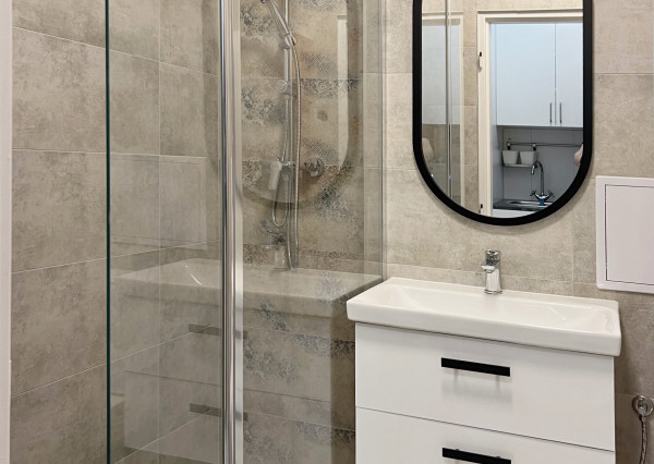 Na prenájom zrekonštruovaný 1-izbový byt, Nové Mesto - Bratislava