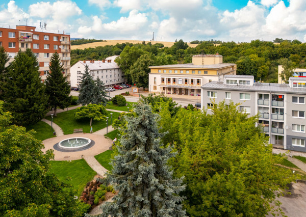 REZERVOVANÉ: Na predaj štýlový 3-izbový byt v centre Starej Turej