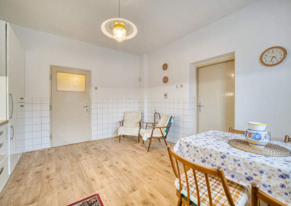 Na predaj rodinný dom vhodný na rekonštrukciu v Uhrovci