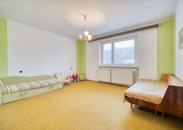 Na predaj rodinný dom vhodný na rekonštrukciu v Uhrovci