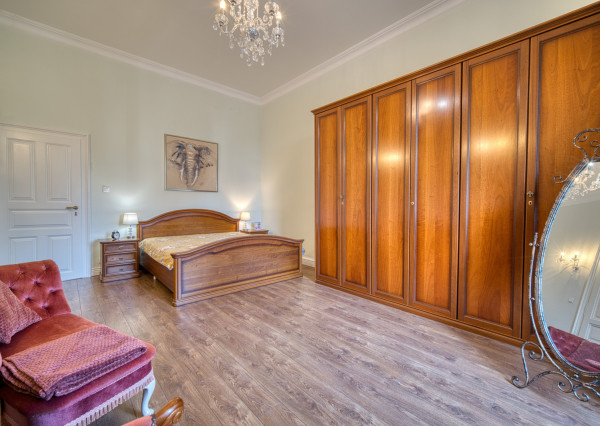 Na prenájom exkluzívny 3-izbovy byt v Starom Meste