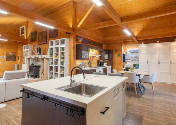 Na predaj dom snov–rodinné sídlo s jazierkom na kúpanie a panoramatickým výhľadom na Vysoké Tatry