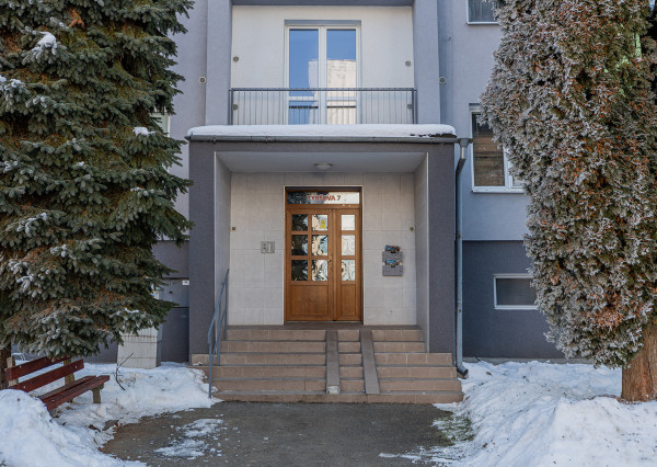 Na predaj luxusne zrekonštruovaný 3-izbový byt ulica Tyršová Humenné