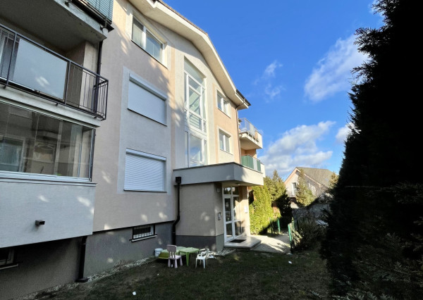 Kompletne zariadený 3-izbový byt s loggiou a garážovým státím v cene