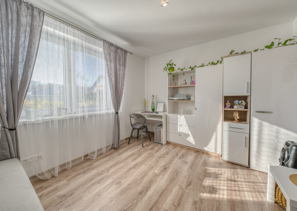 Na predaj kompletne zariadený rodinný dom vo Voderadoch