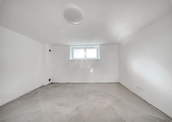 Na predaj rodinný dom s garážou v obci Šoporňa – štandard je zahrnutý v cene