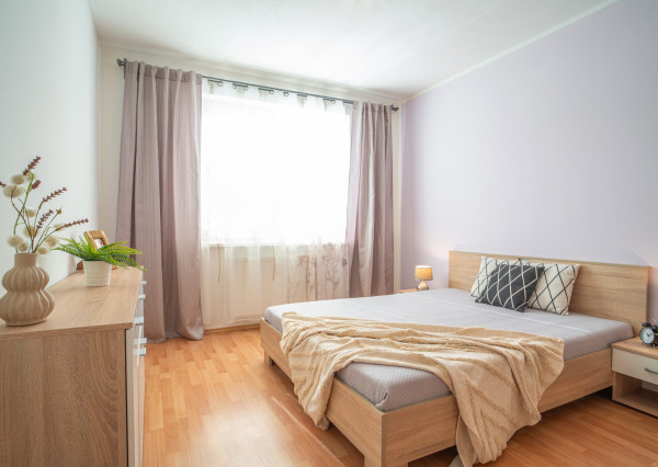 Na prenájom 2-izbový byt v tichej časti centra Malaciek