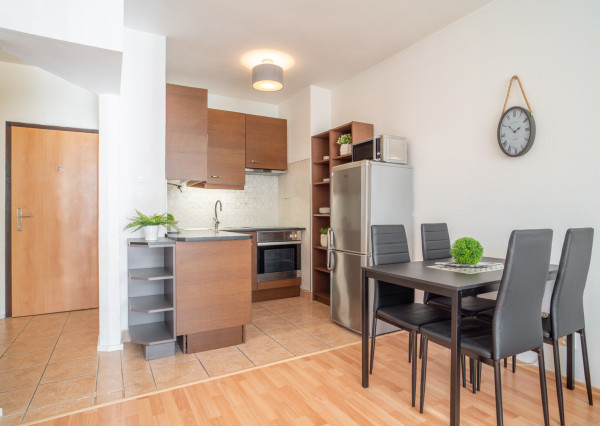 Na prenájom 2-izbový byt v tichej časti centra Malaciek