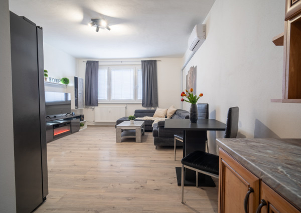 REZERVOVANÉ: Na predaj útulný 2-izbový byt vo Vrábloch