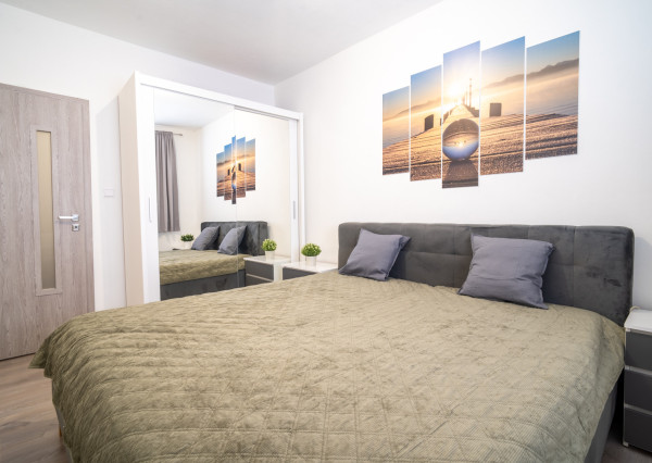 REZERVOVANÉ: Na predaj útulný 2-izbový byt vo Vrábloch