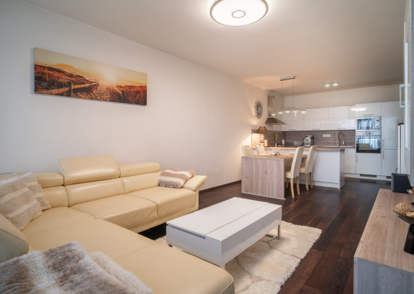 Na predaj 3-izbový byt v tichej časti Senca s parkovaním