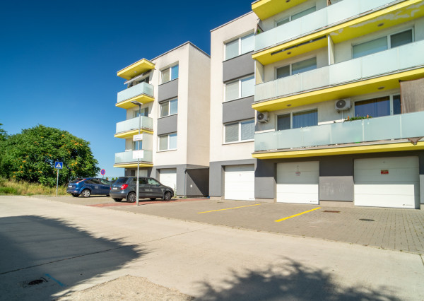 Na predaj 3-izbový byt v tichej časti Senca s parkovaním