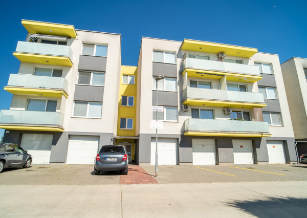 Na predaj 3-izbový byt v tichej časti Senca s parkovaním