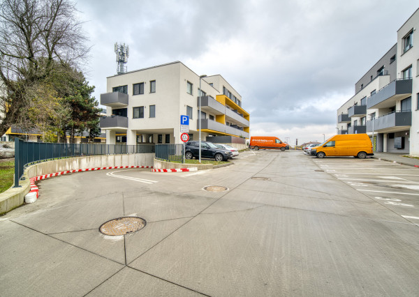 Na predaj zariadený 2-izbový byt s balkónom v Rovinke