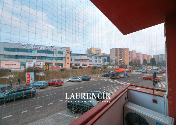 NA PREDAJ | Kompletne zrekonštruovaný 2-izbový byt v Trenčíne