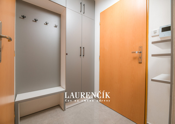 NA PREDAJ | Kompletne zrekonštruovaný 2-izbový byt v Trenčíne