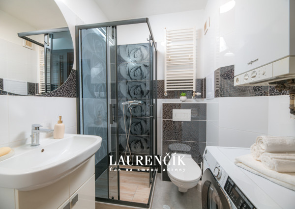 NA PREDAJ | Kompletne zrekonštruovaný 2-izbový byt v Trenčíne