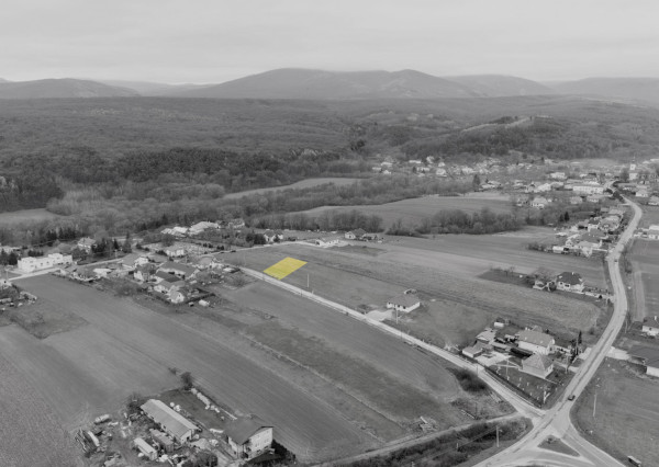 Na predaj pozemok v Pochabanoch