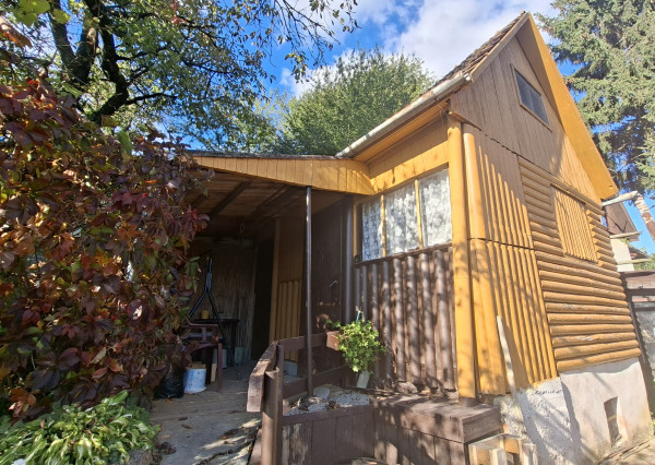 ZNÍŽENÁ CENA: Na predaj chata so záhradou v Bánovciach nad Bebravou