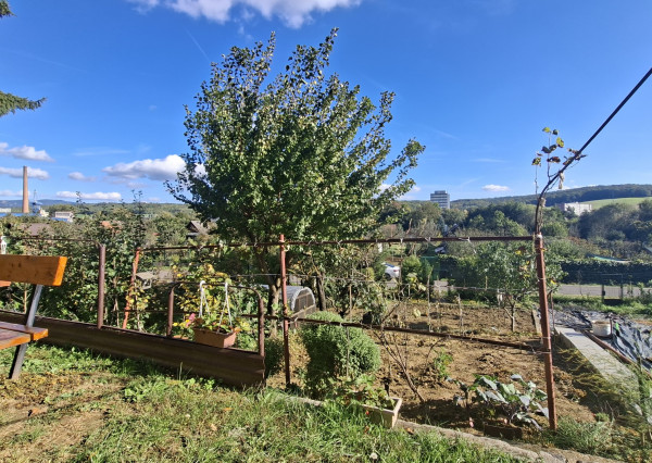 ZNÍŽENÁ CENA: Na predaj chata so záhradou v Bánovciach nad Bebravou