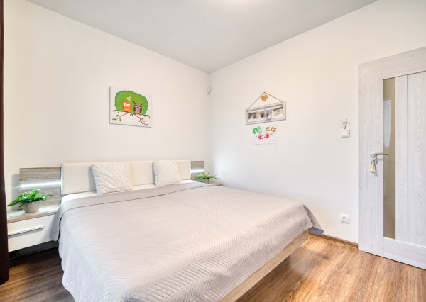 Na predaj príjemný 4-izbový byt so záhradou v Tomášove