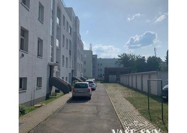 Na prenájom  veľký, zariadený 2 izb byt mestská časť SIHOŤ 1  v Trenčíne .