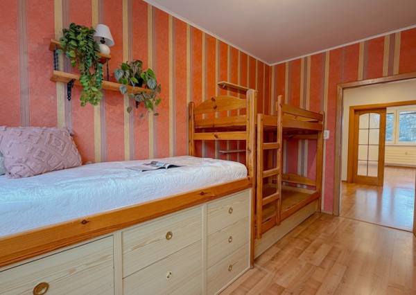 Na prenájom 3-izbový byt v Lednických Rovniach