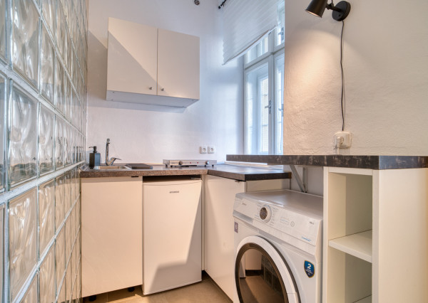 Na predaj 1-izbový byt s investičným potenciálom v centre Bratislavy